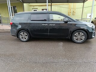 2019 Kia Carnival III, чёрный, 2900000 рублей, вид 3