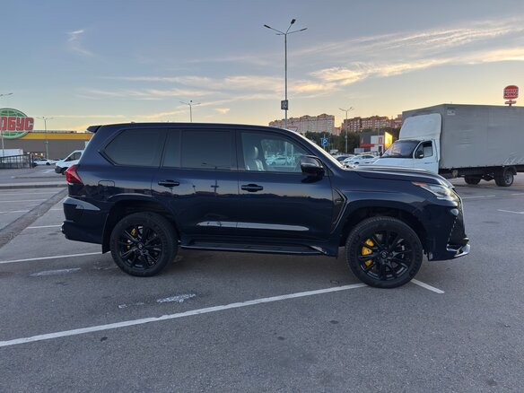 2015 Lexus LX 570 III Рестайлинг 2, синий, 6500000 рублей - вид 4