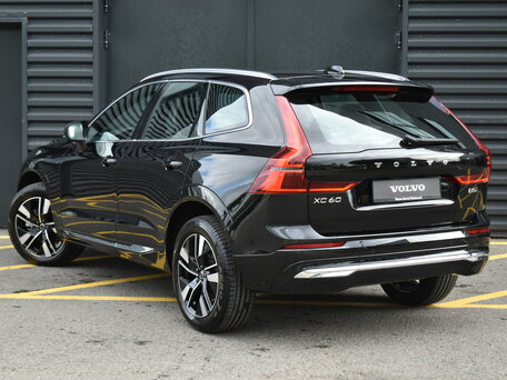 2025 Volvo XC60 II Рестайлинг 2, чёрный, 5890000 рублей, вид 3