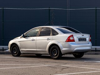 2011 Ford Focus II Рестайлинг, серебристый, 805000 рублей, вид 4