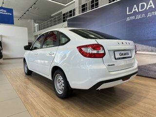2026 Lada (ВАЗ) Granta I Рестайлинг, белый, 1098000 рублей, вид 5