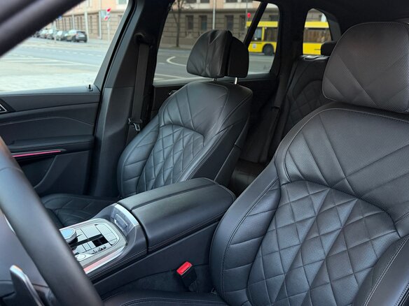 2023 BMW X5 40i IV (G05/G18) Рестайлинг, чёрный, 6490000 рублей - вид 23