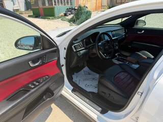 2019 Kia Optima IV Рестайлинг, белый, 1860000 рублей, вид 5