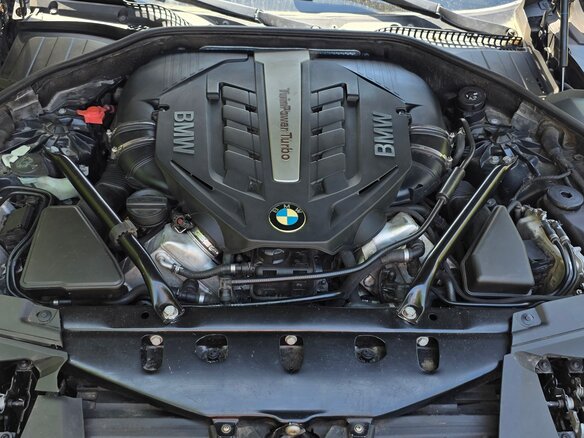 2013 BMW 7 серии Long 750Li xDrive V (F01/F02/F04) Рестайлинг, чёрный, 1400000 рублей - вид 25