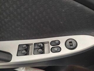 2011 Hyundai Solaris I, серебристый, 620000 рублей, вид 4