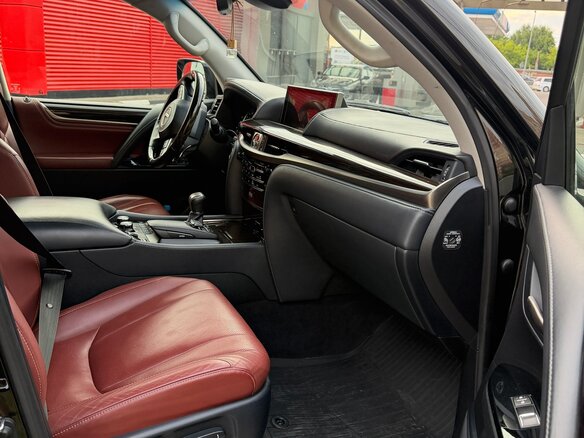 2019 Lexus LX 570 III Рестайлинг 2, чёрный, 9700000 рублей - вид 8