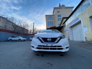 2018 Nissan Note e-Power II Рестайлинг, белый, 1198000 рублей, вид 2