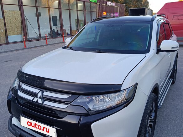 2017 Mitsubishi Outlander III Рестайлинг 2, белый, 1760000 рублей - вид 13