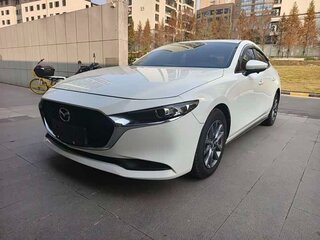2021 Mazda 3 Axela IV (BP), белый, 1130000 рублей, вид 3