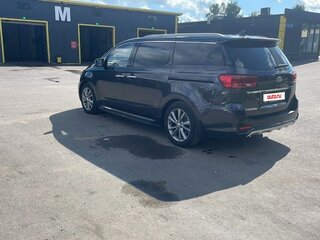 2019 Kia Carnival III, серый, 3350000 рублей, вид 4