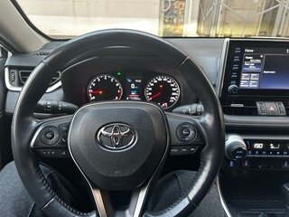 2020 Toyota RAV4 V (XA50), белый, 2750000 рублей, вид 3