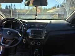 2012 Kia Rio 5-speed III, серебристый, 650000 рублей, вид 4
