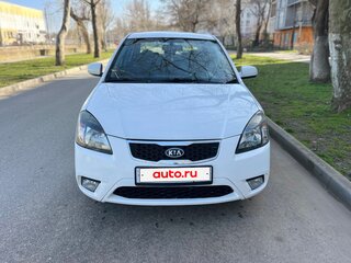 2010 Kia Rio II Рестайлинг, белый, 695000 рублей, вид 4