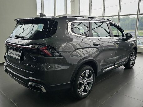 2026 Geely Okavango I Рестайлинг, серый, 4085990 рублей, вид 4