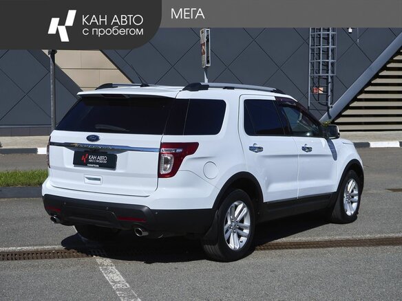 2013 Ford Explorer V, белый - вид 1