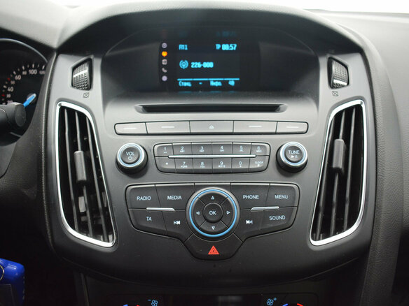 2015 Ford Focus III Рестайлинг, белый - вид 18