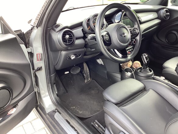 2021 Mini Hatch Cooper III (F55/F56) Рестайлинг 2, серый, 2310000 рублей - вид 15