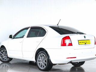 2013 Skoda Octavia II (A5) Рестайлинг, белый, 899000 рублей, вид 4