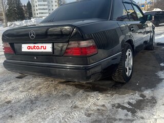 1993 Mercedes-Benz E-Класс 280 I (W124), чёрный, 419000 рублей, вид 3