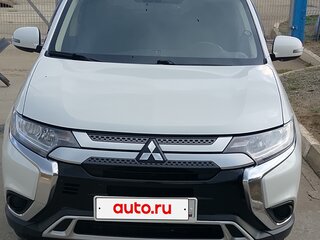 2018 Mitsubishi Outlander III Рестайлинг 3, белый, 1820000 рублей, вид 1