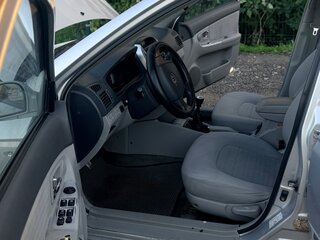 2006 Kia Cerato I Рестайлинг, серебристый, 182000 рублей, вид 3