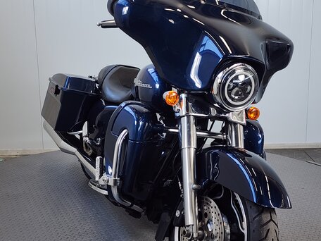 2011 Harley-Davidson Street Glide, синий, 999000 рублей, вид 2