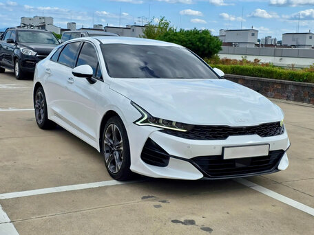 2023 Kia K5 III, белый, 2550000 рублей, вид 1