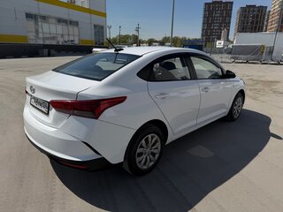 2021 Hyundai Solaris II Рестайлинг, белый, 1030000 рублей, вид 4