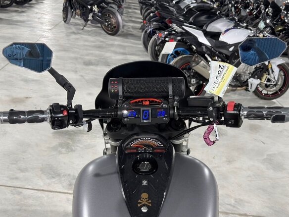 2017 Suzuki Boulevard M109R, серый - вид 17