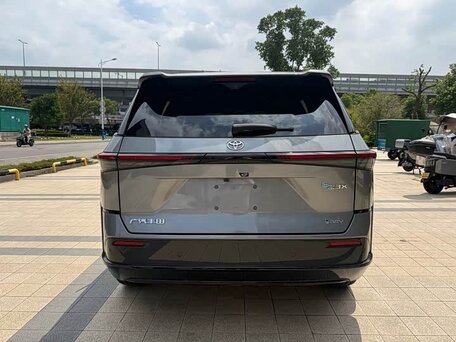 2026 Toyota bZ3X 58.3 kWh, серый, 2680000 рублей, вид 5