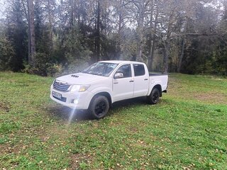 2013 Toyota Hilux VII Рестайлинг, белый, 1200000 рублей, вид 2