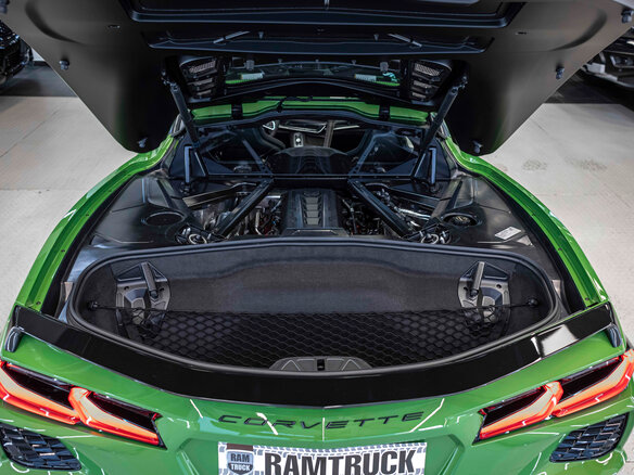 2026 Chevrolet Corvette Stingray C8, зелёный, 15627588 рублей - вид 14