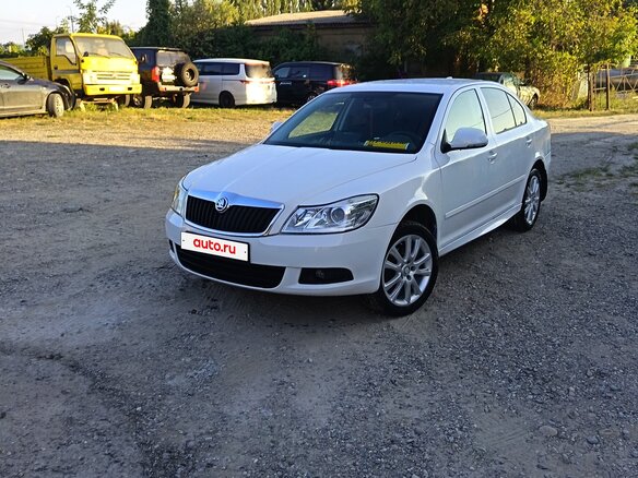 2013 Skoda Octavia II (A5) Рестайлинг, белый, 600000 рублей