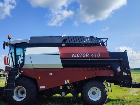 2020 Ростсельмаш VECTOR, красный, 5500000 рублей, вид 1