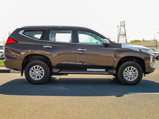 2023 Mitsubishi Pajero Sport III Рестайлинг, коричневый, 4500000 рублей, вид 5