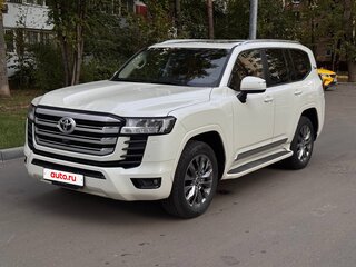2022 Toyota Land Cruiser 300 Series, белый, 11700000 рублей, вид 1