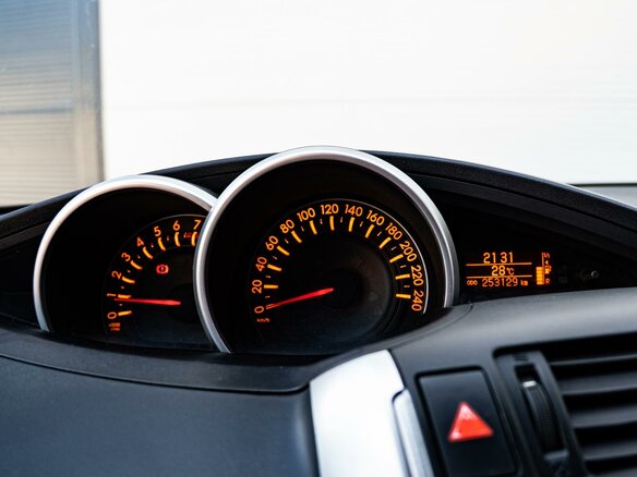 2011 Toyota Verso I, серебристый - вид 17
