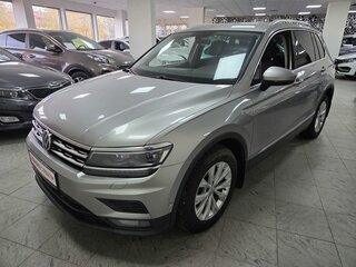 2018 Volkswagen Tiguan II, серебристый, 1799000 рублей, вид 1