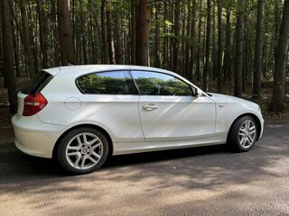 2008 BMW 1 серии 116i I (E81/E82/E87/E88) Рестайлинг, белый, 800000 рублей, вид 5