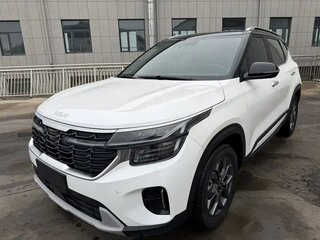 2023 Kia Seltos I Рестайлинг, белый, 1870000 рублей, вид 1