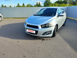 2013 Chevrolet Aveo II, серебристый, 599999 рублей, вид 3