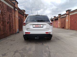 2012 Mitsubishi Outlander III, белый, 2000000 рублей, вид 4