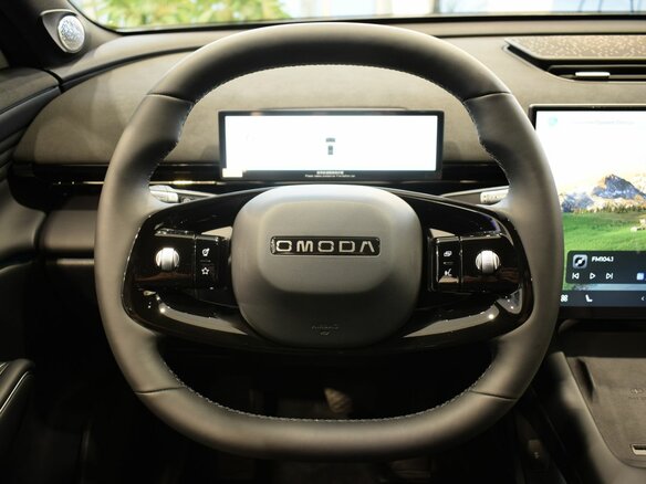 2026 Omoda C7, белый - вид 11