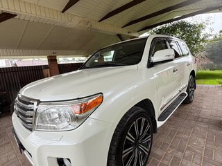 2013 Toyota Land Cruiser 200 Series Рестайлинг 1, белый, 4190000 рублей, вид 1