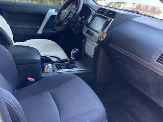 2017 Toyota Land Cruiser Prado 150 Series Рестайлинг 2, белый, 4400000 рублей, вид 5
