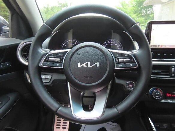 2022 Kia K3 II Рестайлинг, серый - вид 5