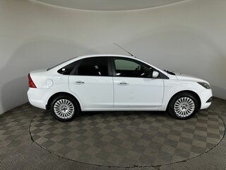 2010 Ford Focus II Рестайлинг, белый, 560000 рублей, вид 4