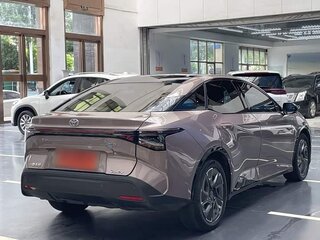 2026 Toyota bZ3, серый, 3200006 рублей, вид 4