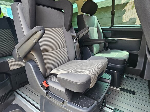 2017 Volkswagen Multivan T6, жёлтый, 3990000 рублей - вид 13