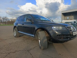 2006 Volkswagen Touareg I, чёрный, 1050000 рублей, вид 2